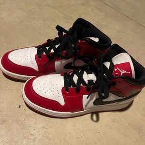 Air Jordan 1 Mid GS Chicago
